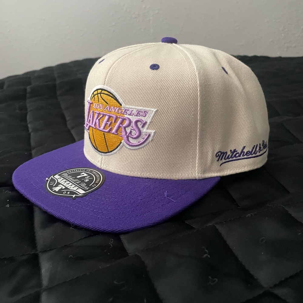 Los Angeles lakers hat